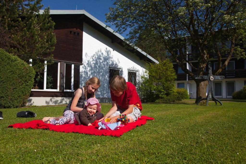 Haus Chiemgau - Kolping-Familienhotel Teisendorf Zewnętrze zdjęcie